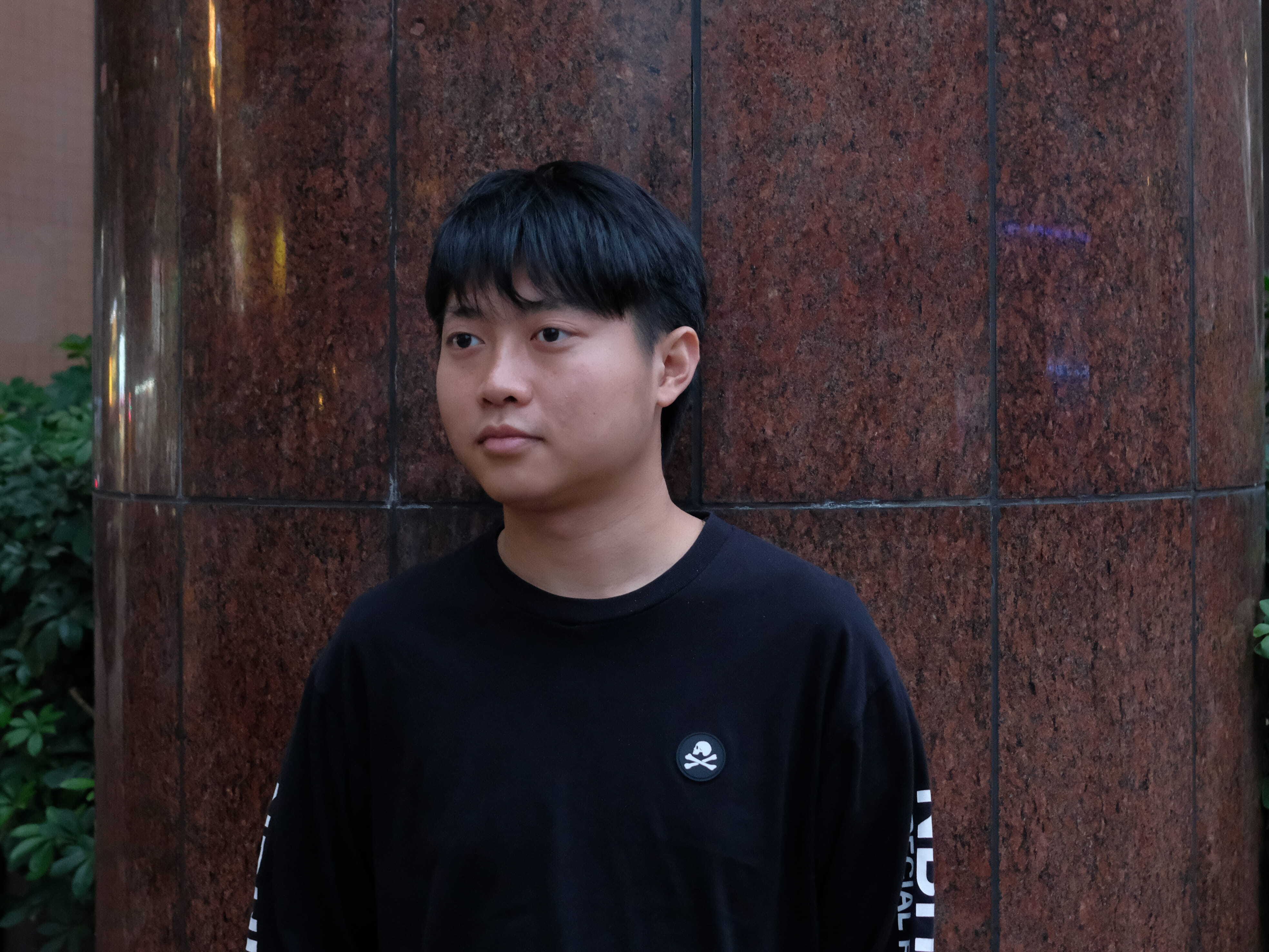 https://axis-arts.transforms.svdcdn.com/production/2.Programme/Fellowship/Fellowship-2026/Chun-profile-pic_James-Acey-2-1.jpg?w=3936&h=2952&auto=compress%2Cformat&fit=crop&dm=1792497045&s=2b1d3df81fe69613493a89de5207802b