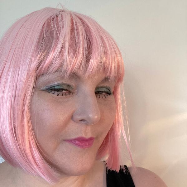 Me pink wig LR 1713433616